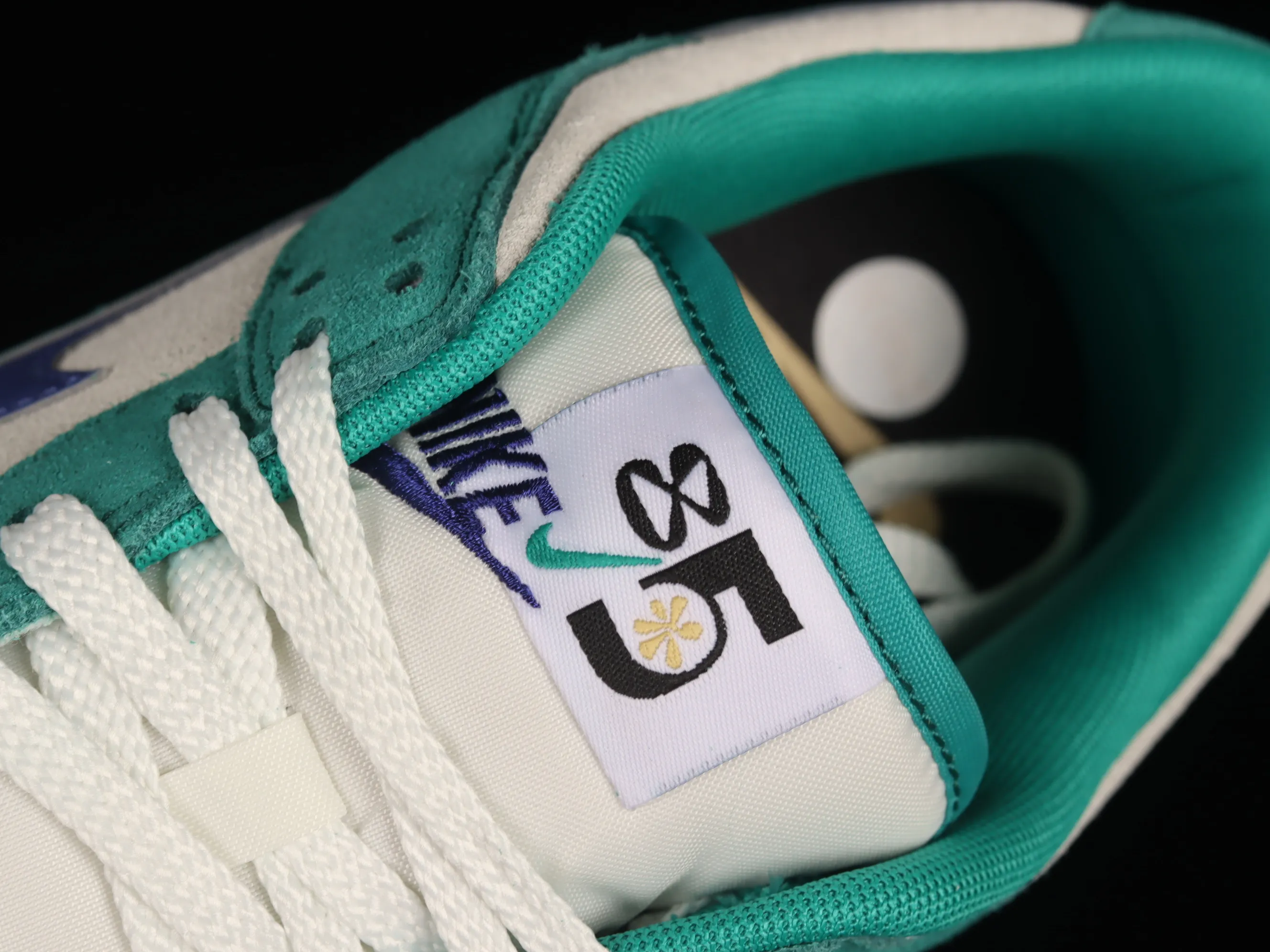 All Categories Nk SB Dunk Series Nk SB Dunk Low Low-top sneakers Foreign trade version Nk SB Dunk Low "85" Gray-green double hook SB low-top sports and leisure sneakers DO9457-101